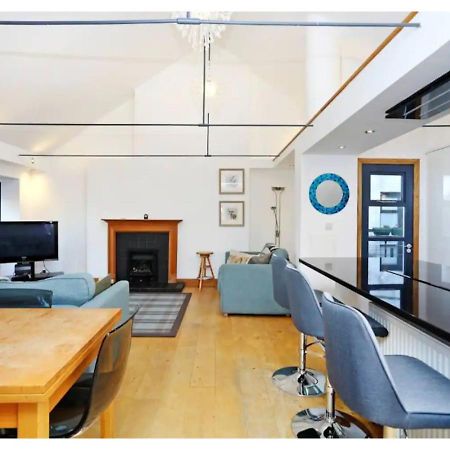 Altido Cosy 2-Bed Apt In The Old Town With Mezzanine Apartment Edinburgh Bagian luar foto