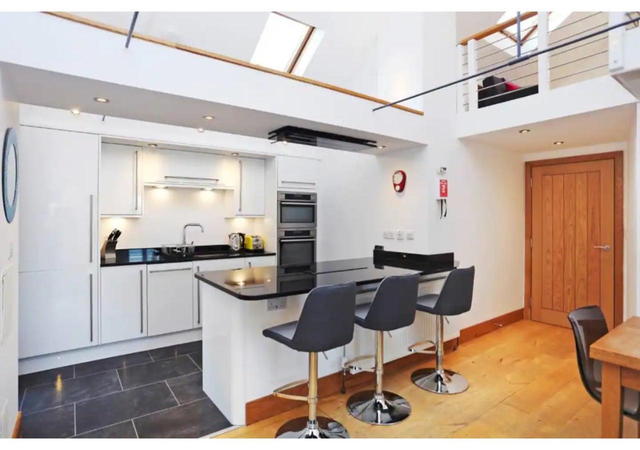 Altido Cosy 2-Bed Apt In The Old Town With Mezzanine Apartment Edinburgh Bagian luar foto